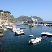 Порт Marina Corta. Липари. Италия