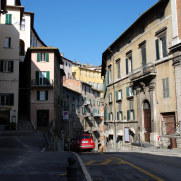 На улицах города Перуджия. Италия 2011