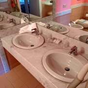 Ванная в номере 418. Hotel Simplon, Стреза, Италия. 2018
