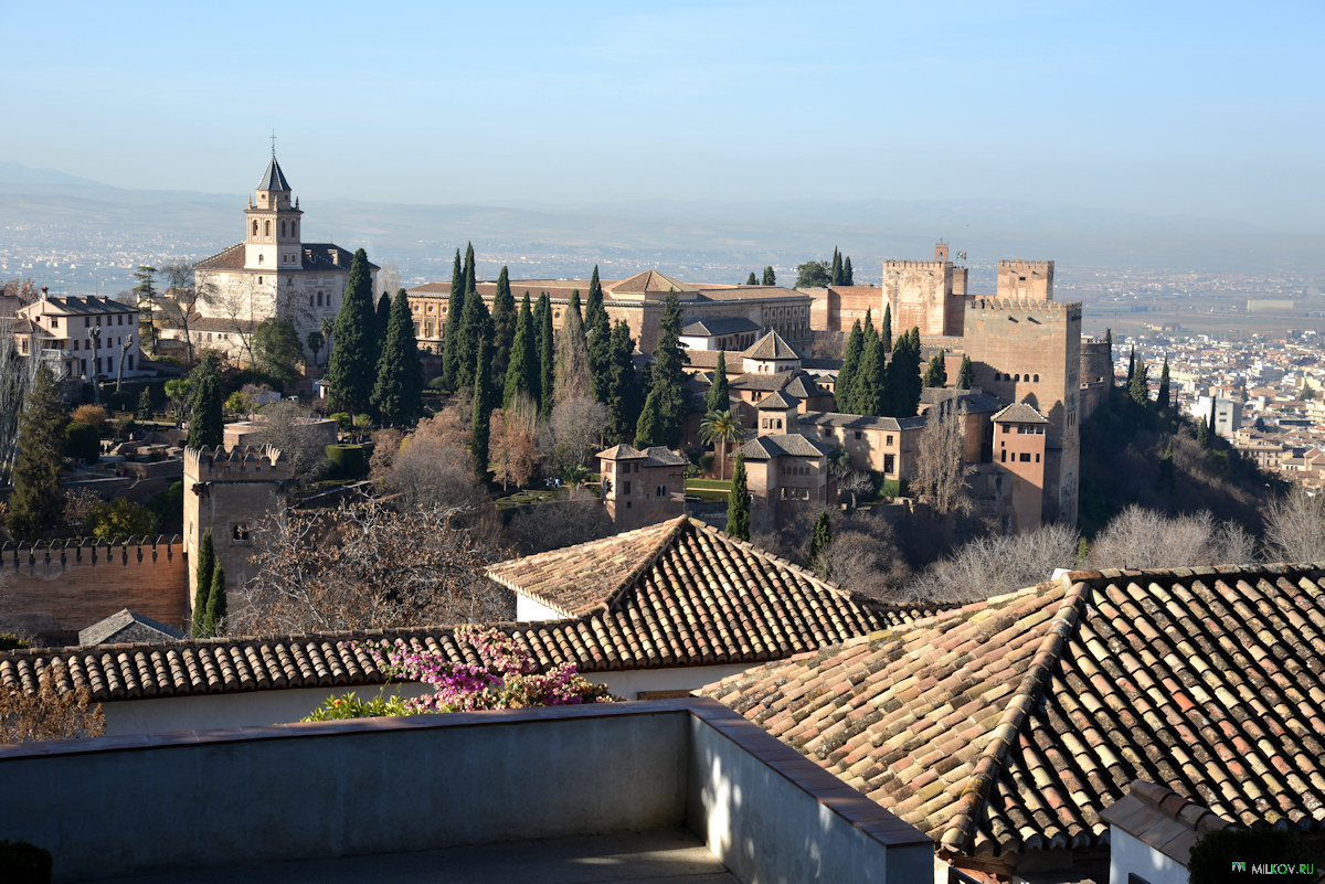 Вид на Альгамбру из Хенералифе. Гранада, Испания, 2015