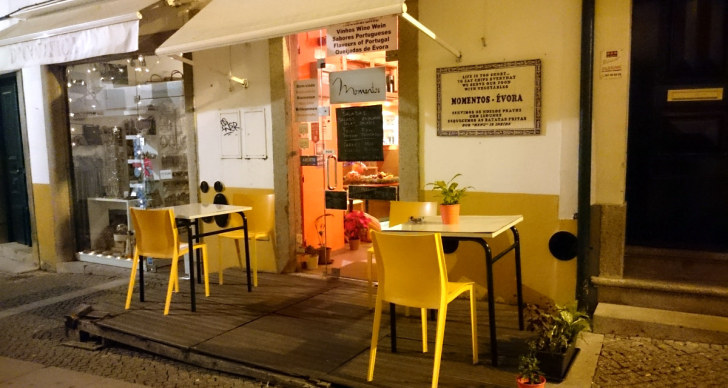 Ресторан Momentos. Эвора, Португалия, 2016