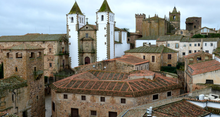 Вид на Касерес с колокольни церкви Св.Марии. Испания, 2016