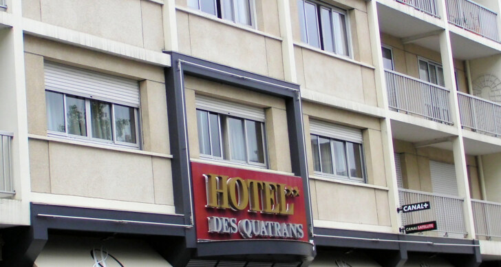 Hotel Des Quatrans. Кан. Франция, 2011